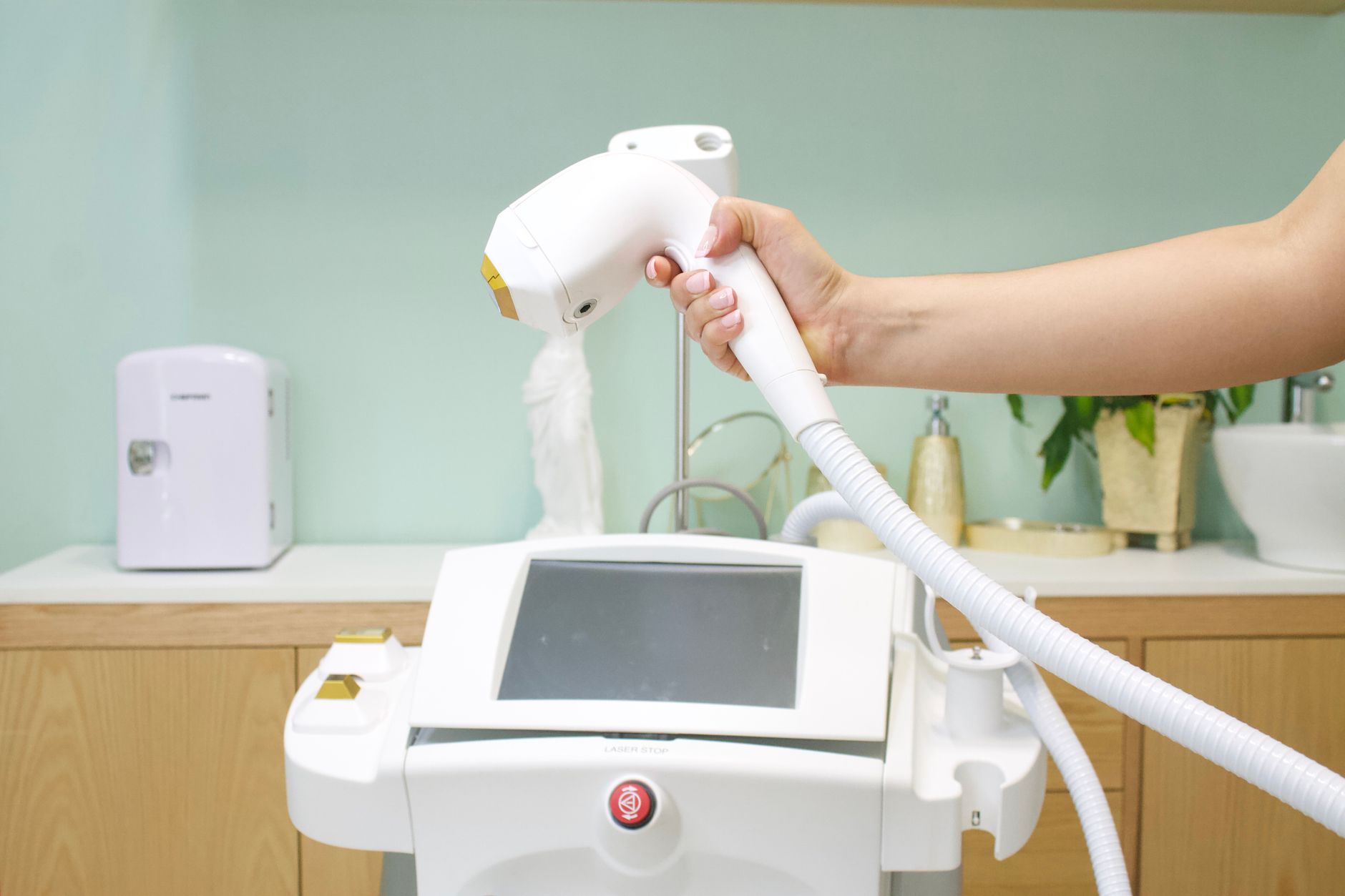 Red Light Therapy: What the Evidence Actually Shows (and What's Still Unproven) - Health and wellness article